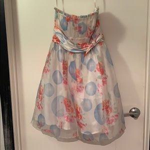 Super cute strapless Betsy Johnson dress